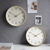 Claryo Skandinavische Holz-Wanduhr Minimalistisches Design