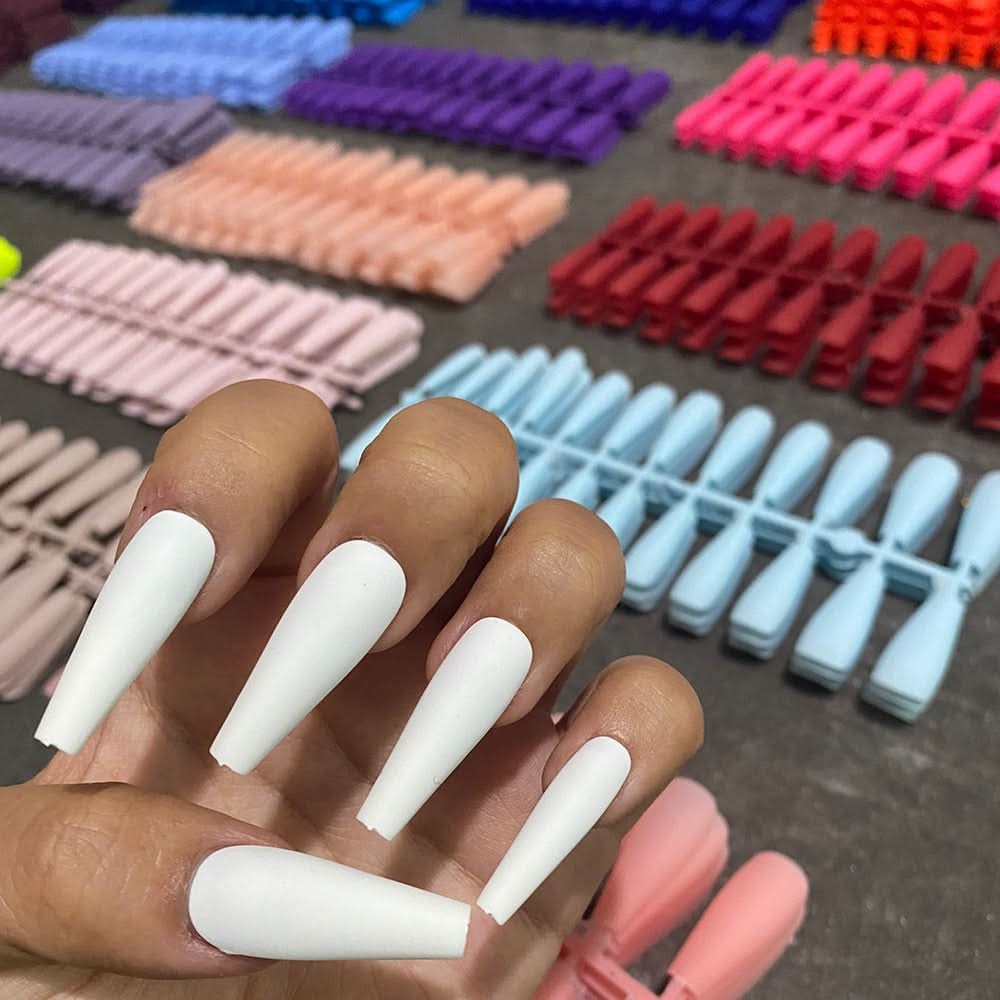 CHICNAILS – Matt Klebe-Auf Nägel Für Stilvolles Aussehen Ohne Aufwand