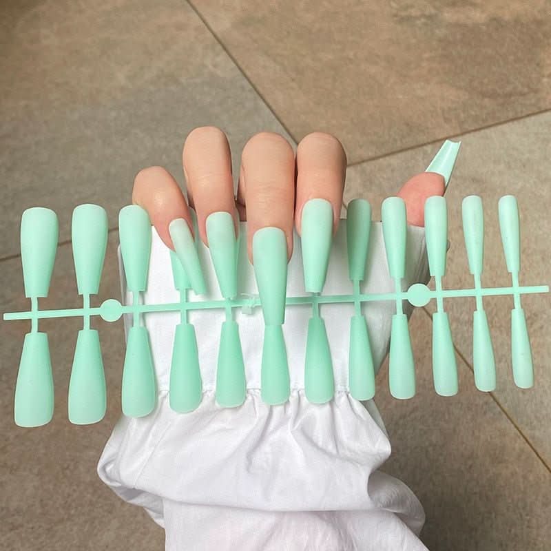 CHICNAILS – Matt Klebe-Auf Nägel Für Stilvolles Aussehen Ohne Aufwand