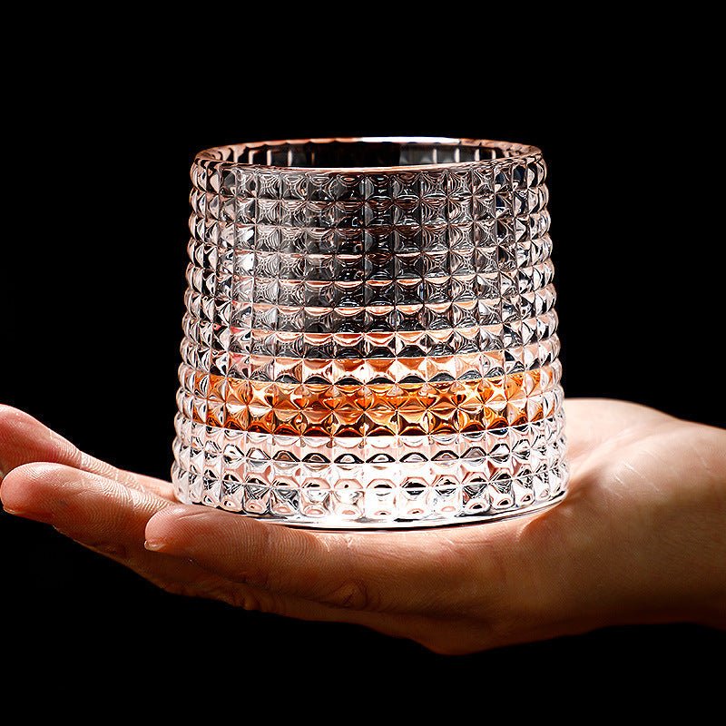 GRANDEUR – Drehende Whiskybecher für elegante Drink-Momente 1
