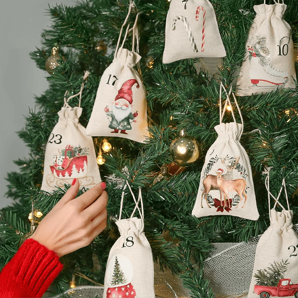 RUSTISAC – 24 Jute-Geschenktüten mit Kordelzug für die Weihnachtsdekoration 1