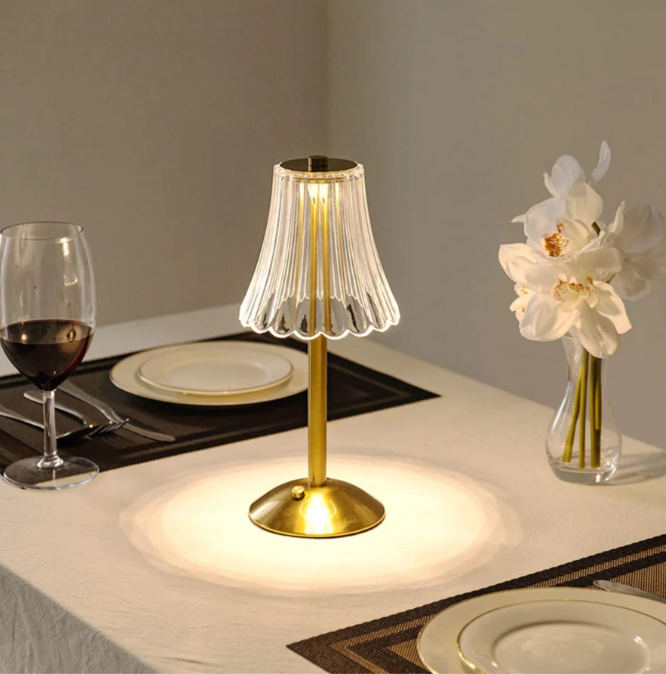 Wiederaufladbare USB-LED-Tischlampe im Retro-Design