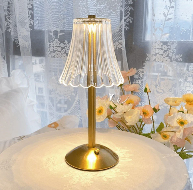 Wiederaufladbare USB-LED-Tischlampe im Retro-Design