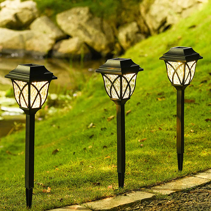 Solar Gartenbeleuchtung mit Natürlichem Charme – Elegante Lampen für den Außenbereich